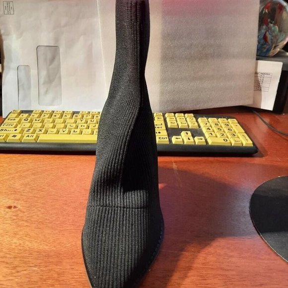 NEW ! Steve by Steve Madden Stretched Knit Boot Black Size 9/9.5 New - Picture 3 of 6